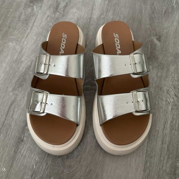 Soda Silver Wedges Sandals Size 7.5 - Picture 1 of 4